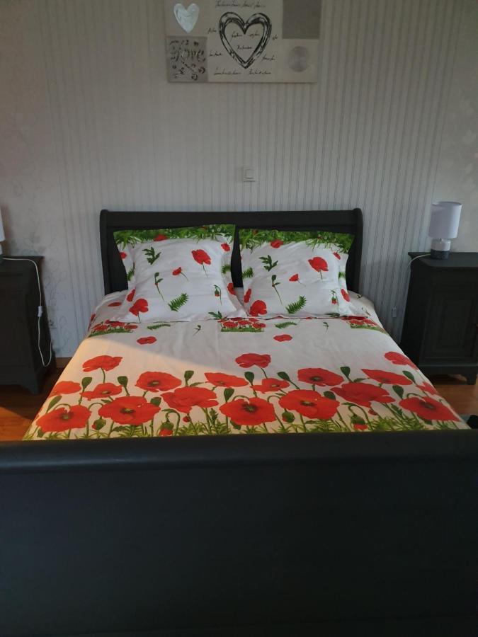 Le Logis Du Marais Bed & Breakfast Les Magnils-Reigniers ภายนอก รูปภาพ