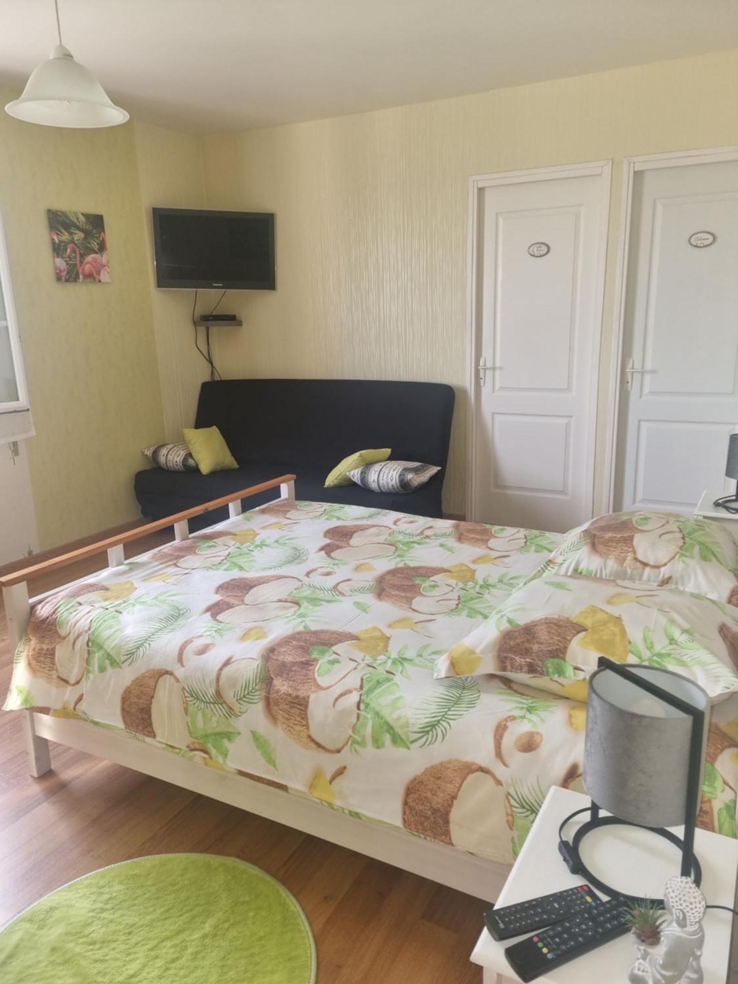 Le Logis Du Marais Bed & Breakfast Les Magnils-Reigniers ภายนอก รูปภาพ